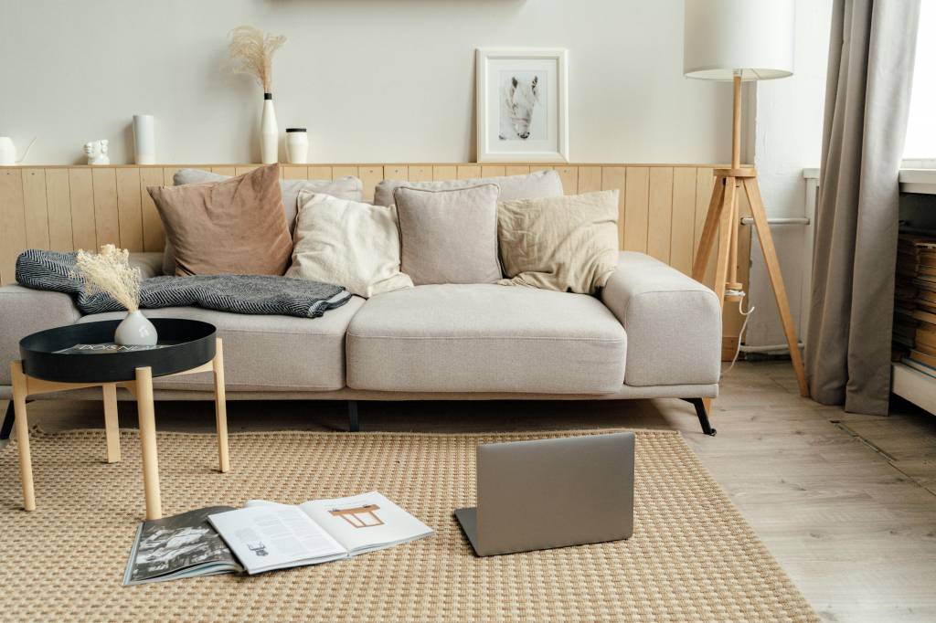 Pourquoi choisir un tapis en jonc de mer pour votre salon